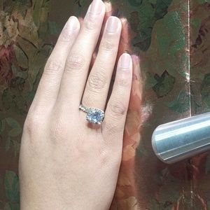 Cushion cut zircon ring s5.75